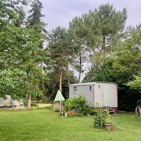 Le Bon Chemin Roulotte Otel Sainte-Nathalène Dış mekan fotoğraf