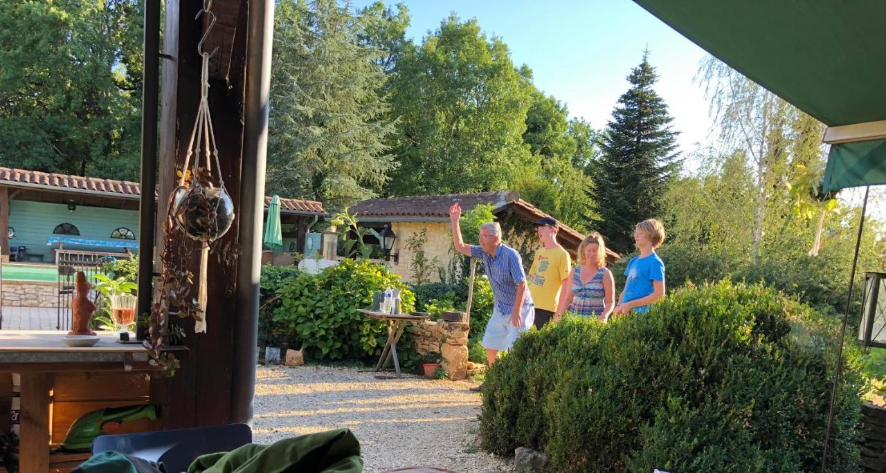 Le Bon Chemin Roulotte Otel Sainte-Nathalène Dış mekan fotoğraf