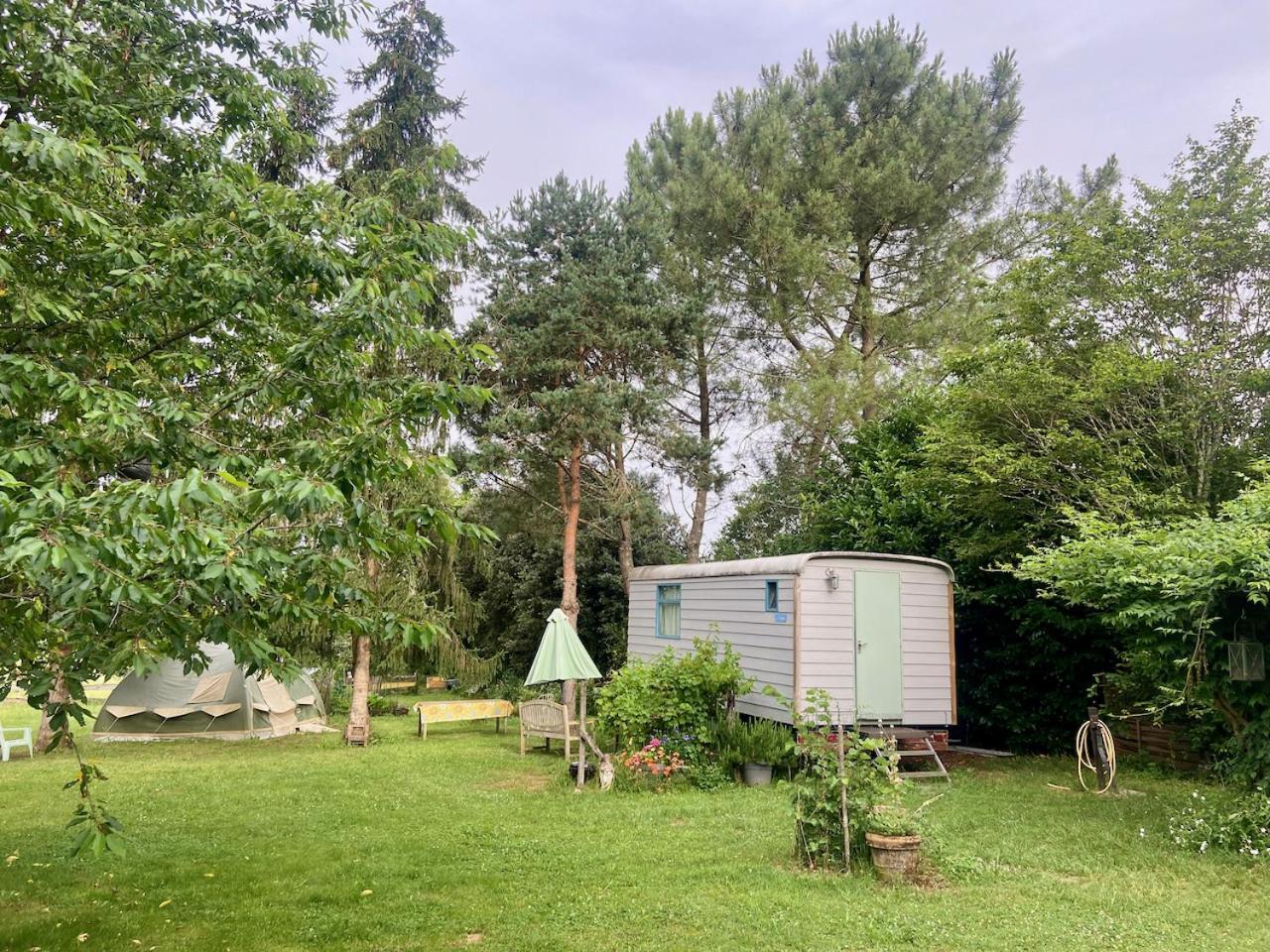 Le Bon Chemin Roulotte Otel Sainte-Nathalène Dış mekan fotoğraf